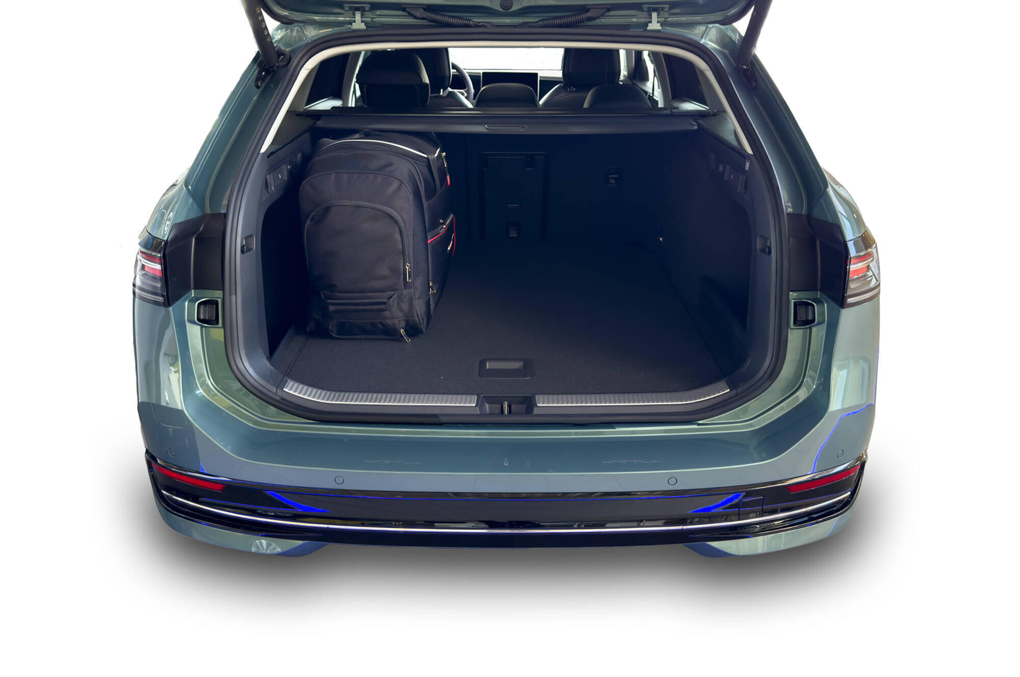 VW PASSAT VARIANT MHEV 2023+ PACK DE SACS 5 PAR 5/8