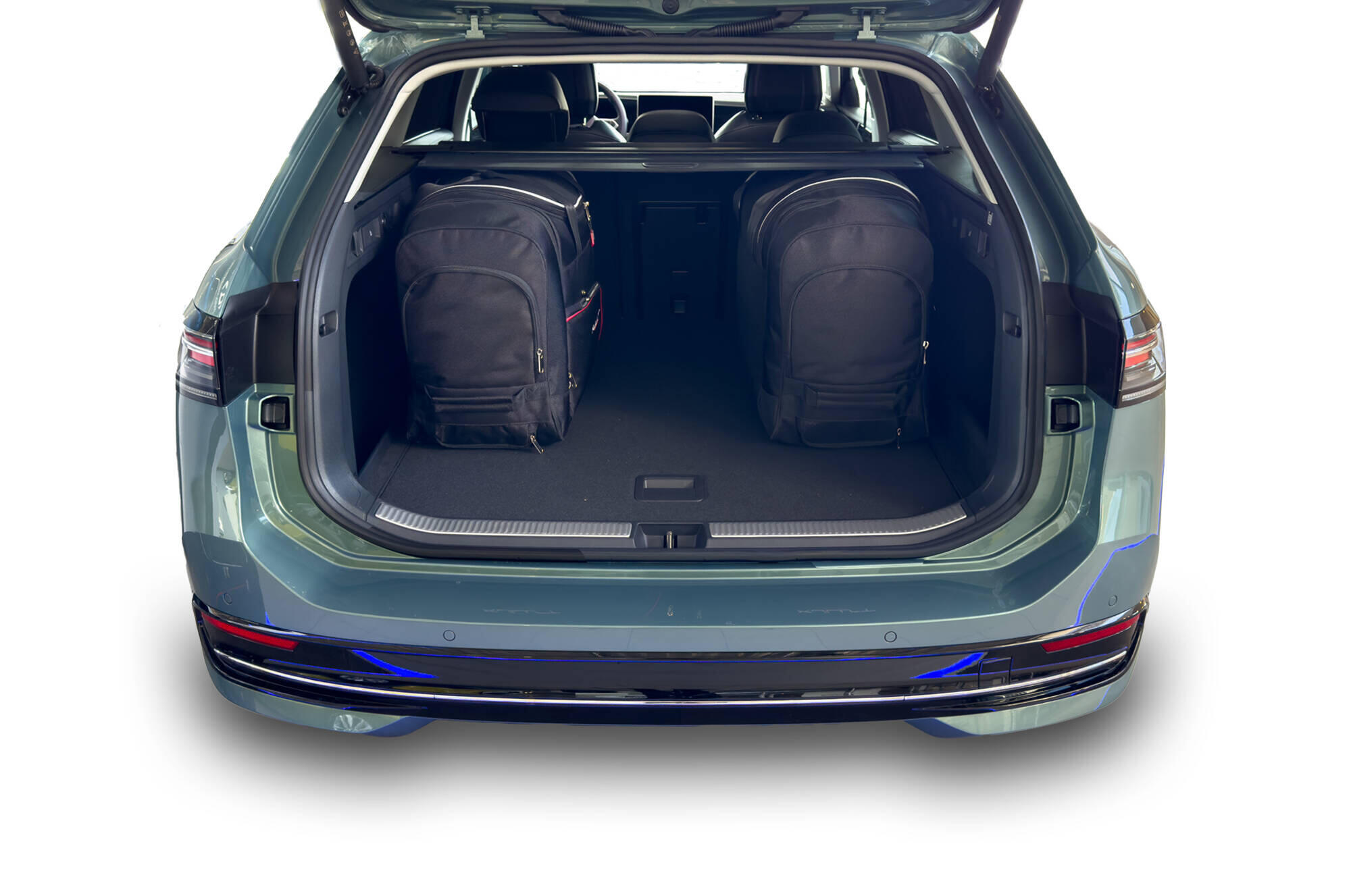 VW PASSAT VARIANT MHEV 2023+ PACK DE SACS 5 PAR 4/8