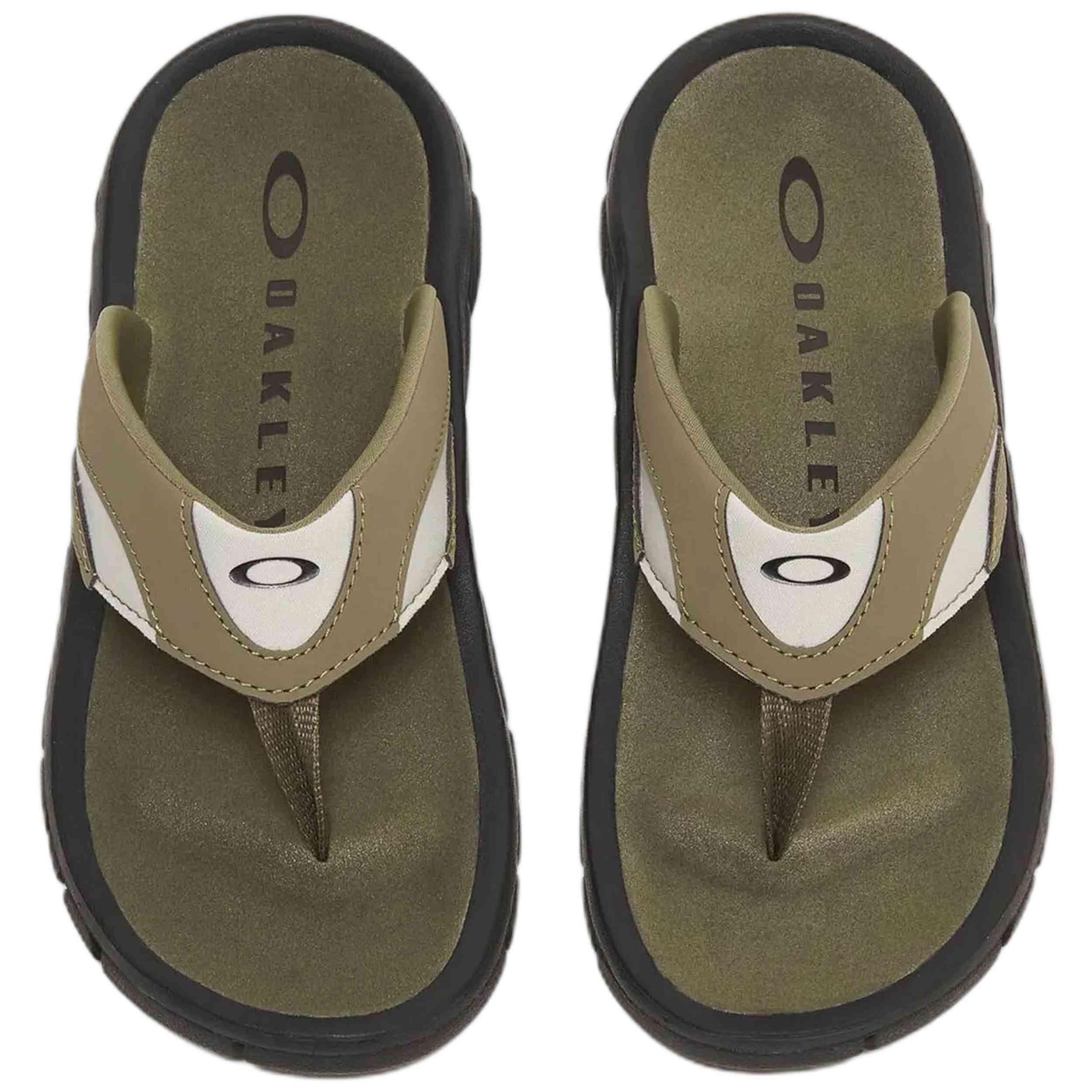 Pantofole da uomo Oakley verdi. 4/5