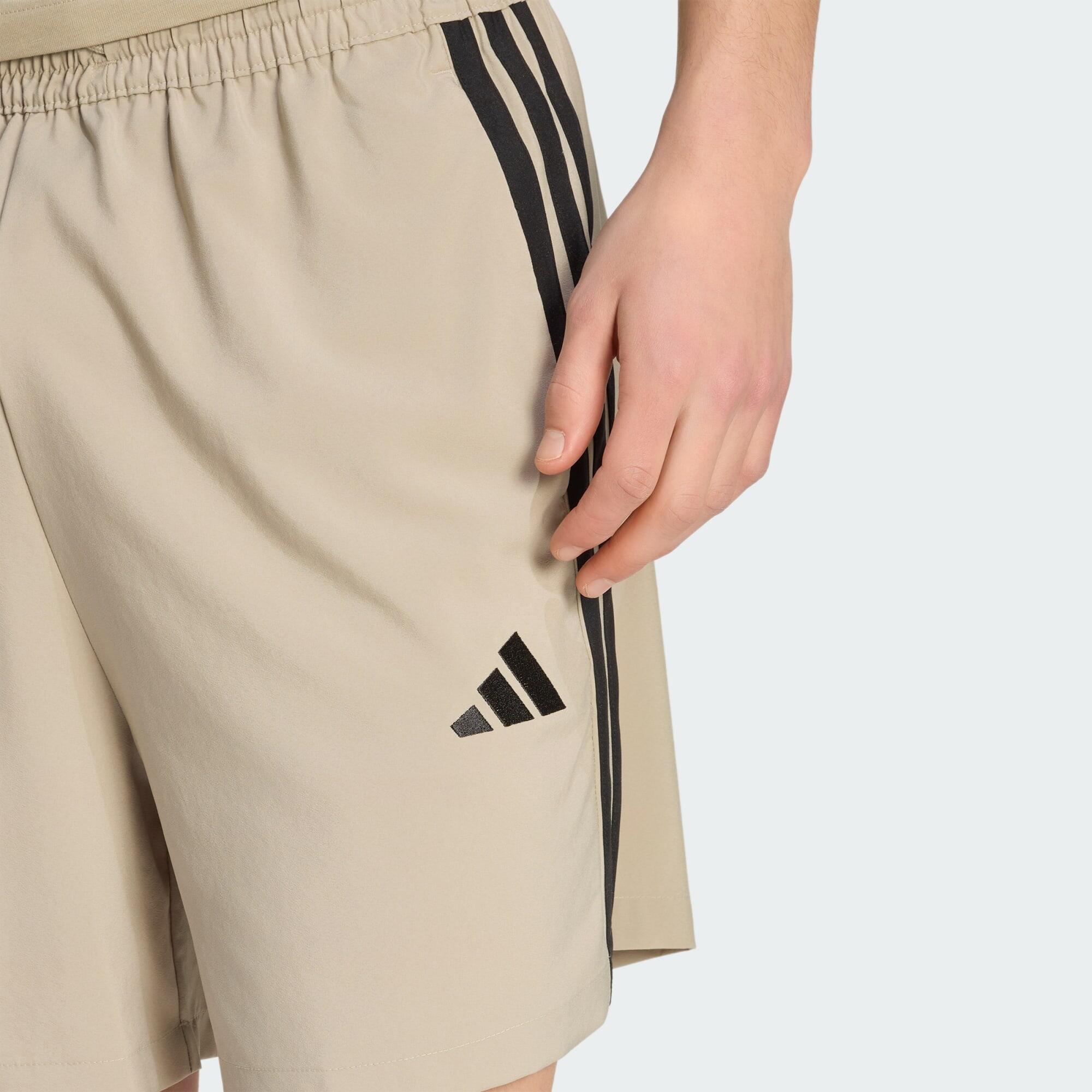 Short Essentials 3-Stripes Chelsea 4/5