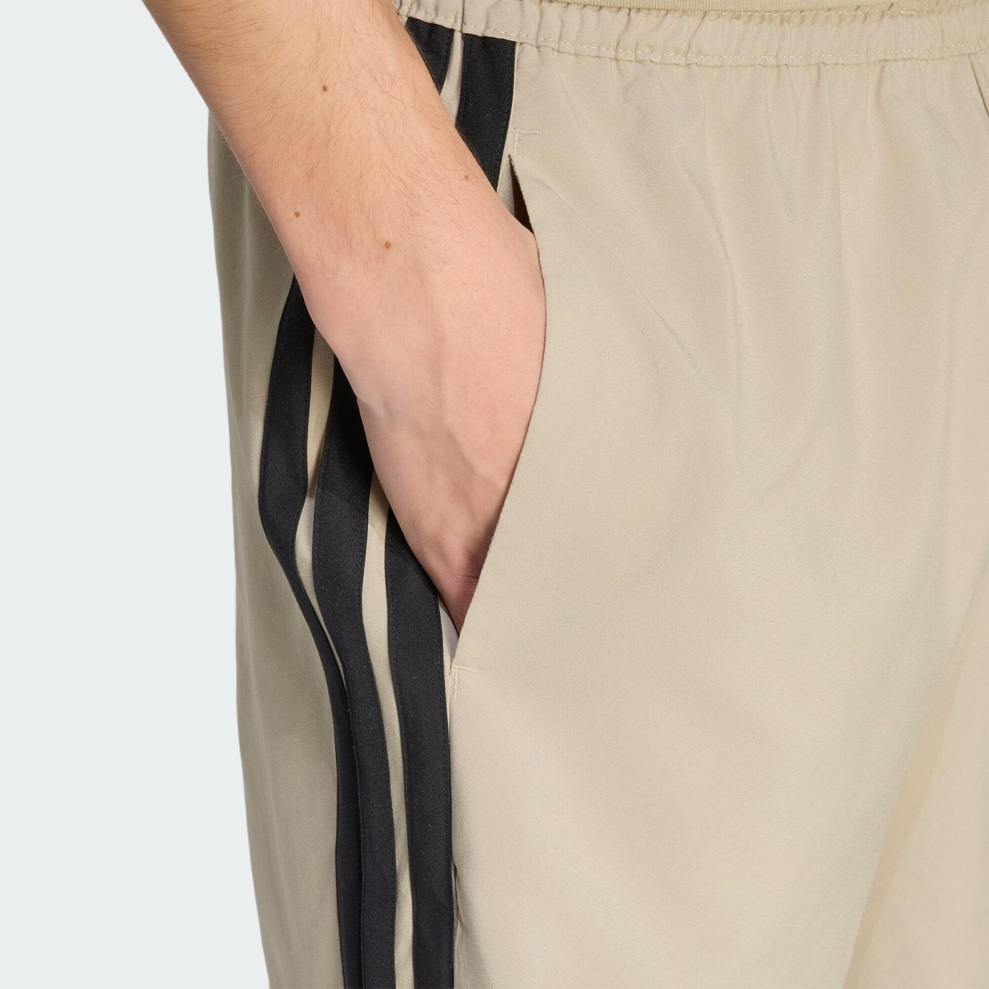 Short Essentials 3-Stripes Chelsea 5/5