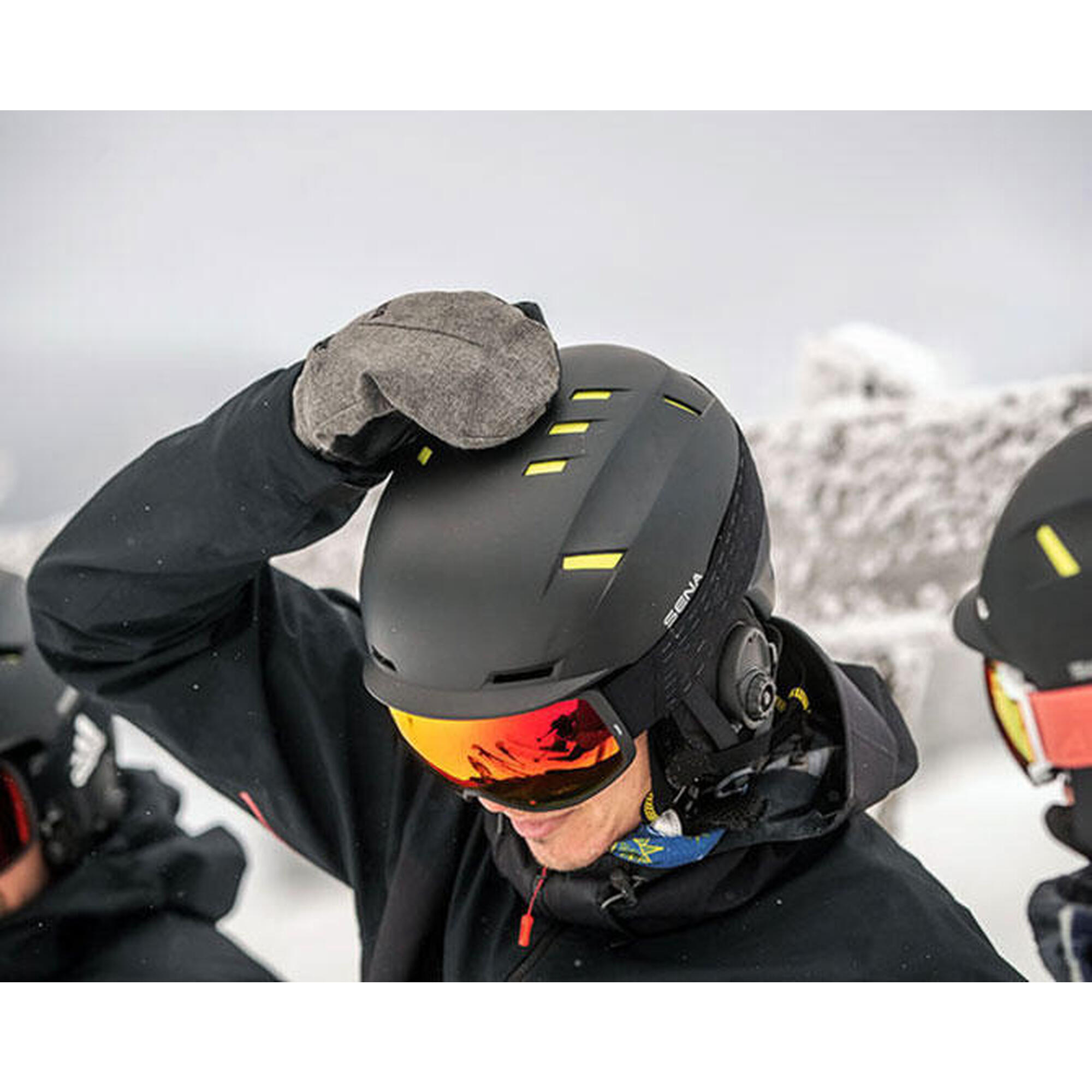 Dokonalá chytrá lyžařská helma - Latitude S2