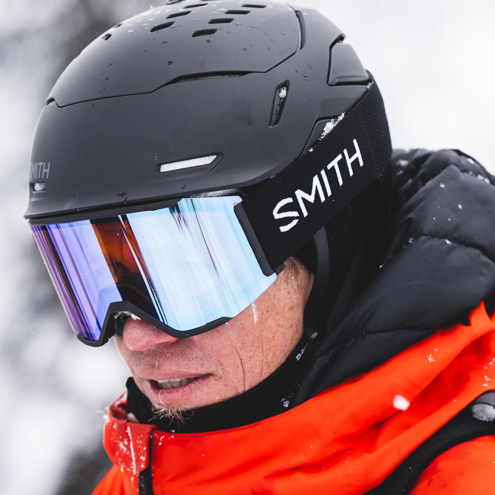 Smith Ski Goggles Squad Mag 0JX 4O Black ChromaPop Pro Photochromic Gold Mirror 3/4