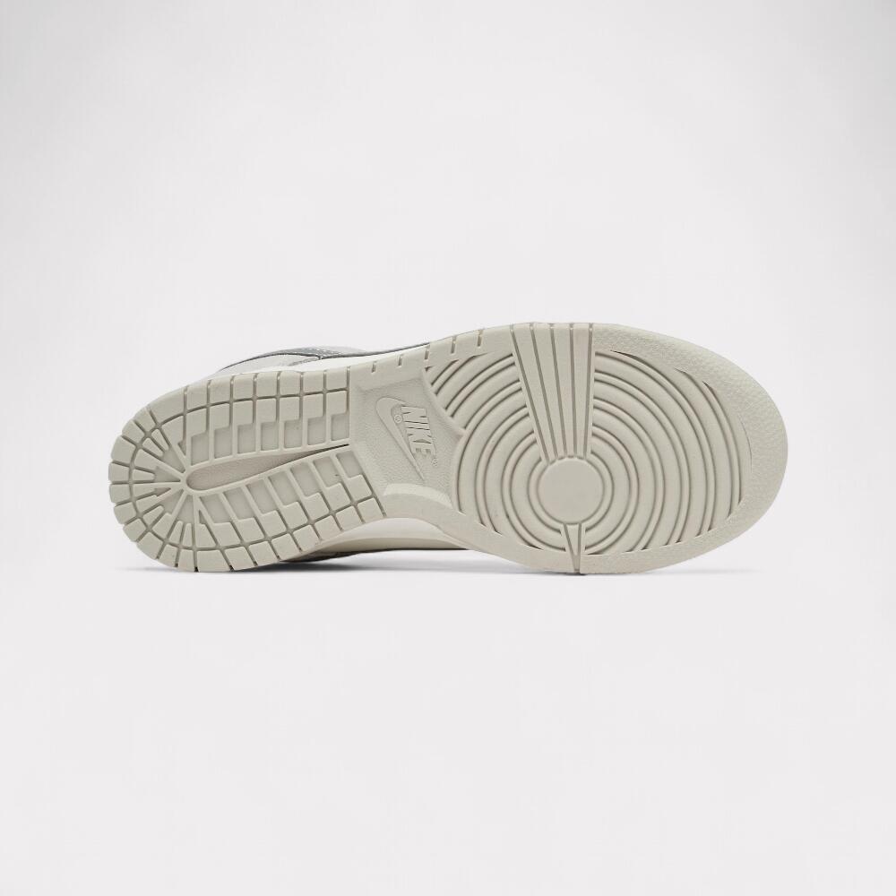 Nike Dunk Low - Silver Swoosh 6/6
