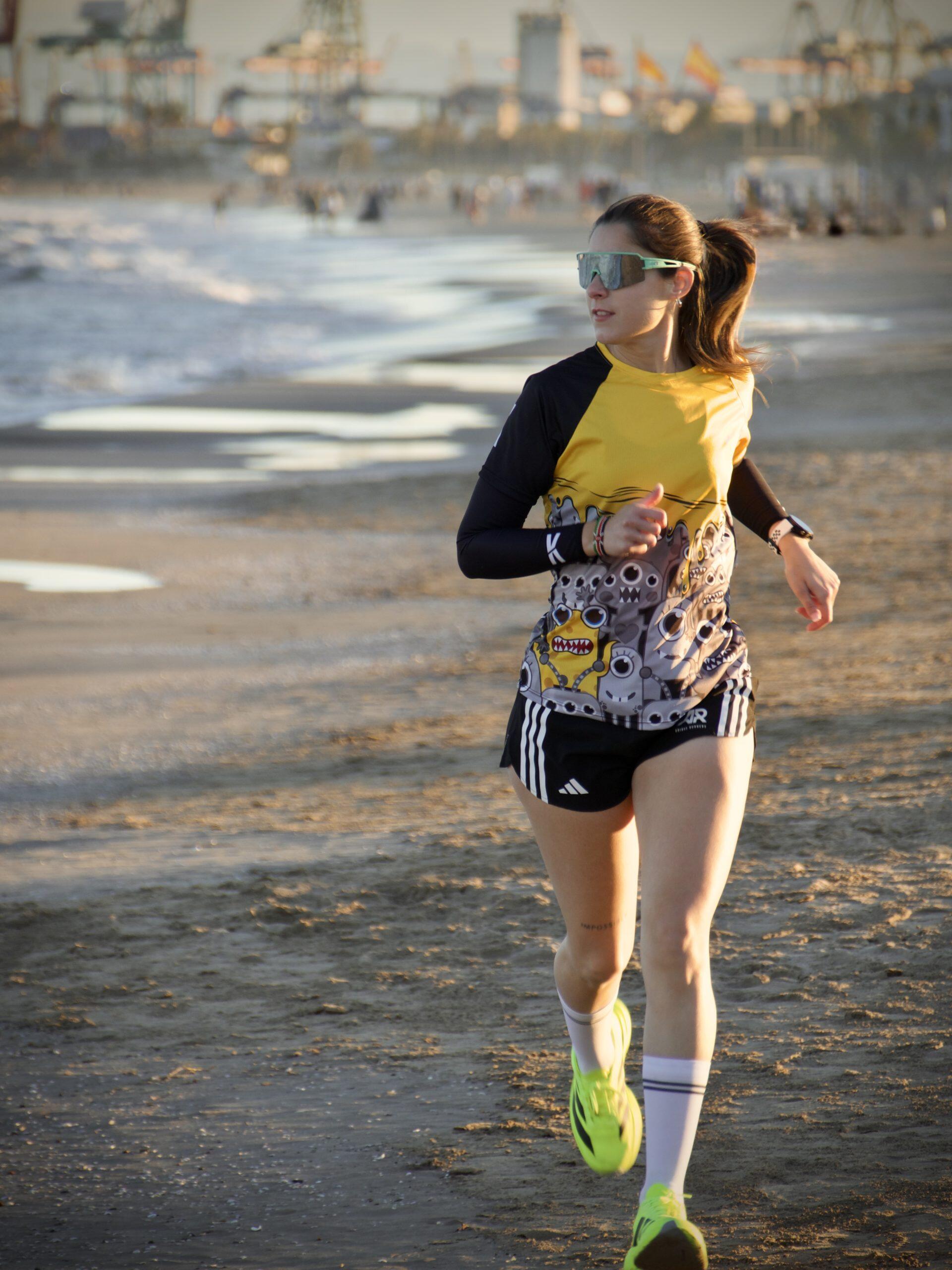 T-shirt Running Mulher MONSTRUOS BITURBICOS 3/5
