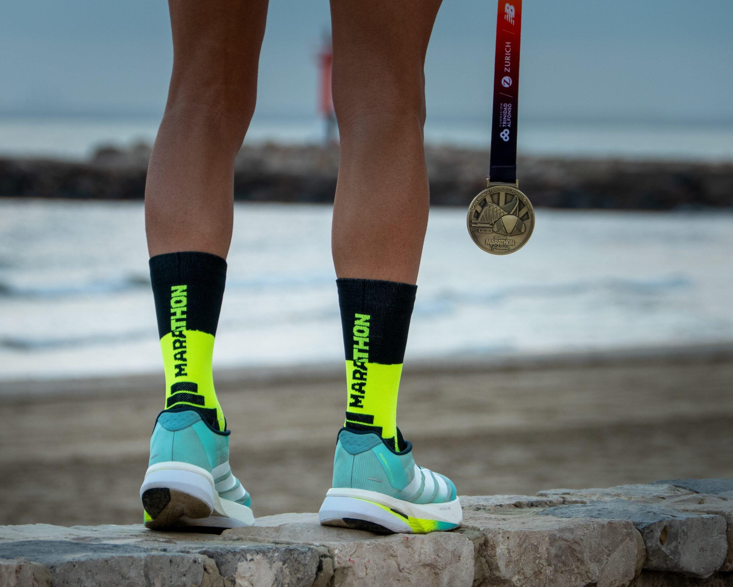 Meias Running Unisexo 2 fios Preto Amarelo MARATHON 2/6
