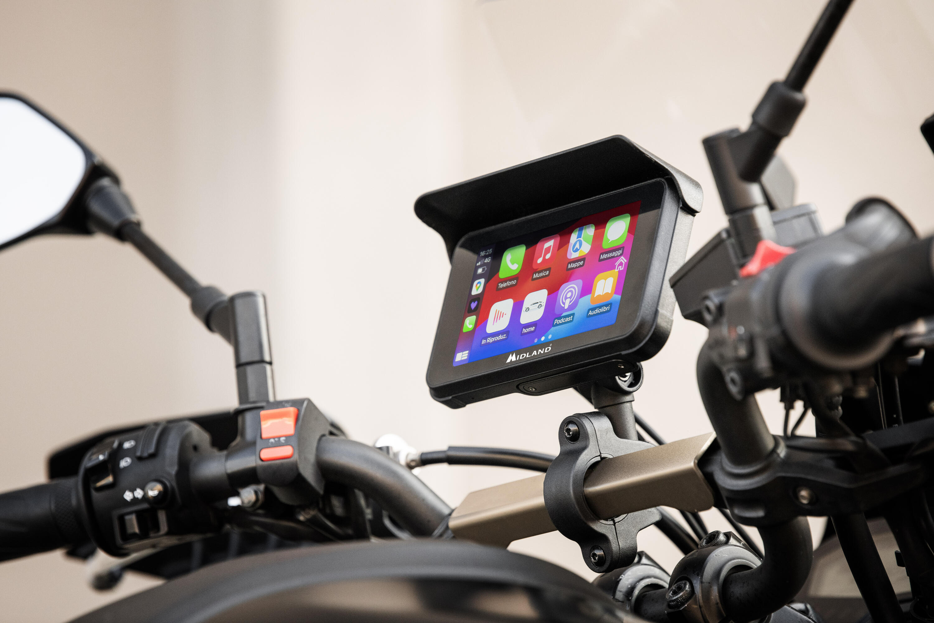 Midland BikePlay Guardian - CarPlay e Android Auto per la tua moto. 4/6