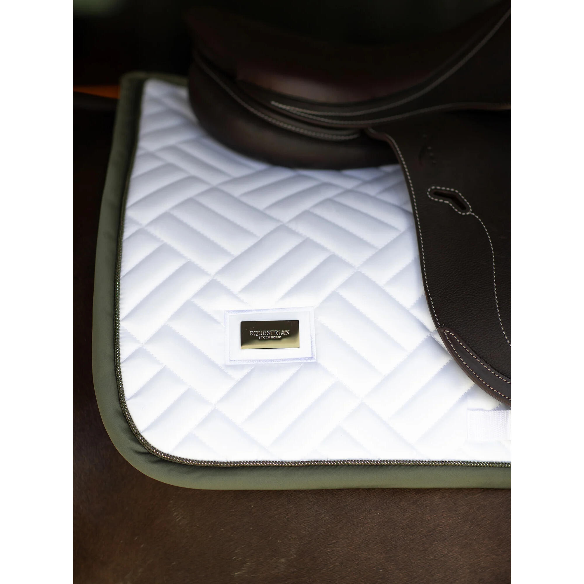 Tapis de selle Modern White Striking Valley - Equestrian Stockholm 2/5