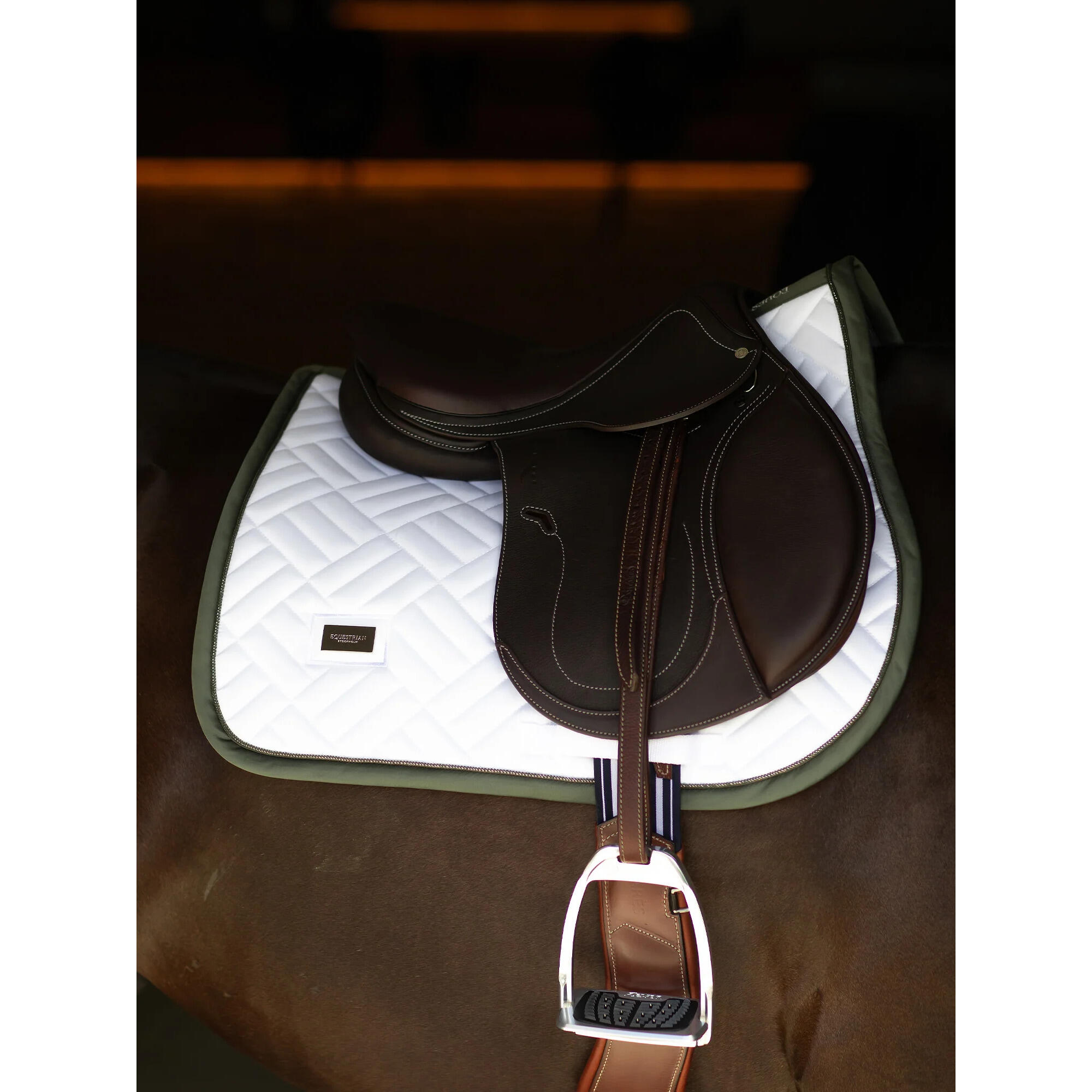 Tapis de selle Modern White Striking Valley - Equestrian Stockholm 4/5