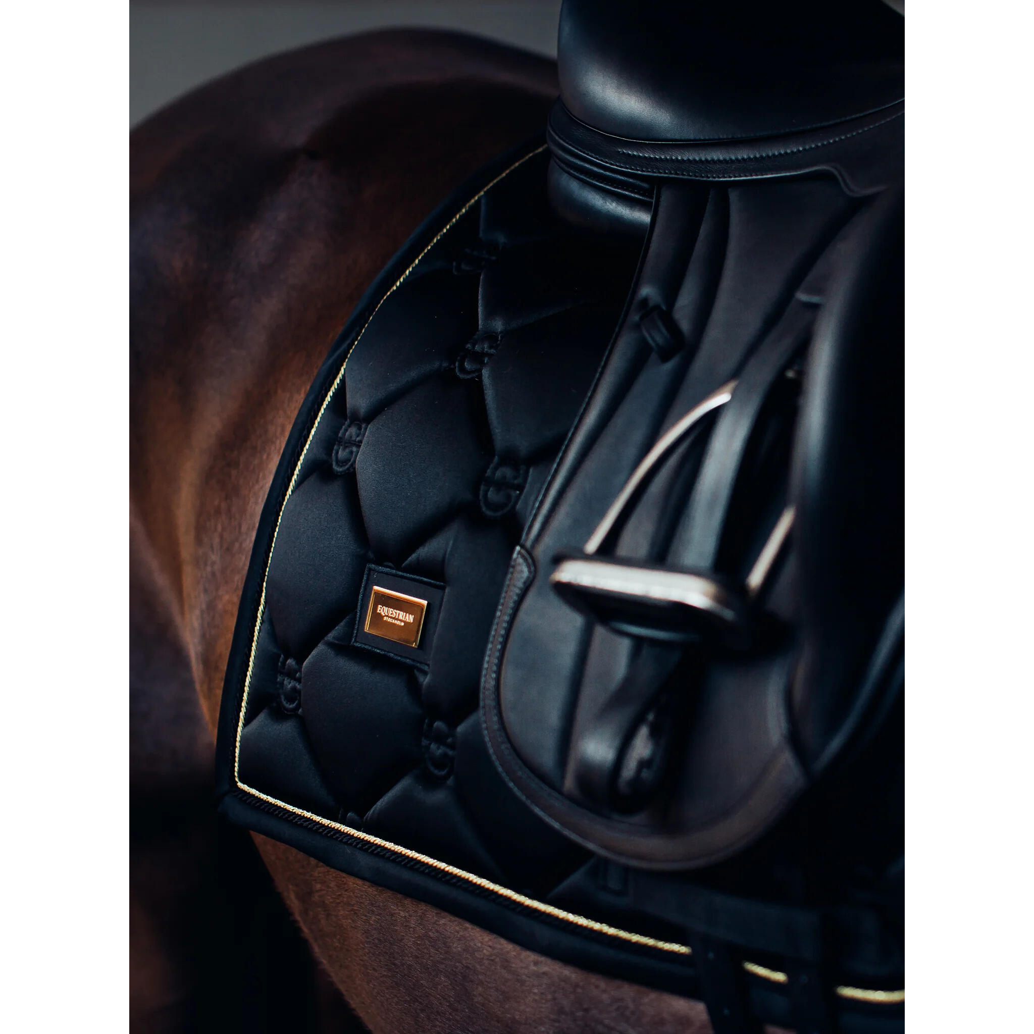 Tapis de selle Black Edition Gold DRESSAGE - Equestrian Stockholm 3/5