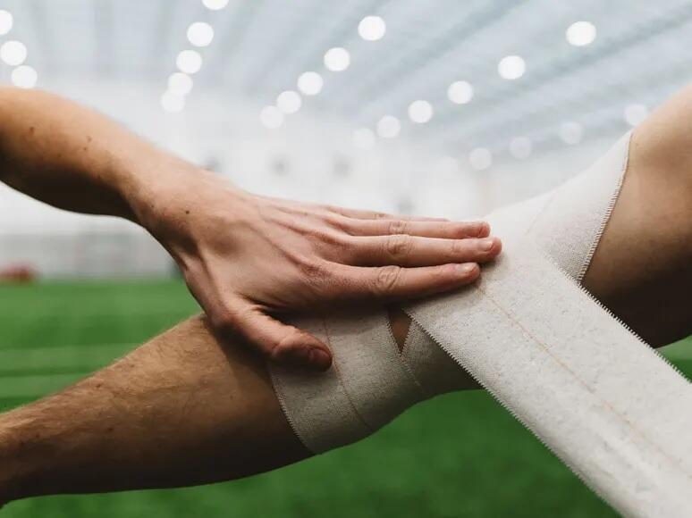 Bandaż elastyczny taśma z klejem SPORTTAPE EAB NO TEAR 5cm thumbnail