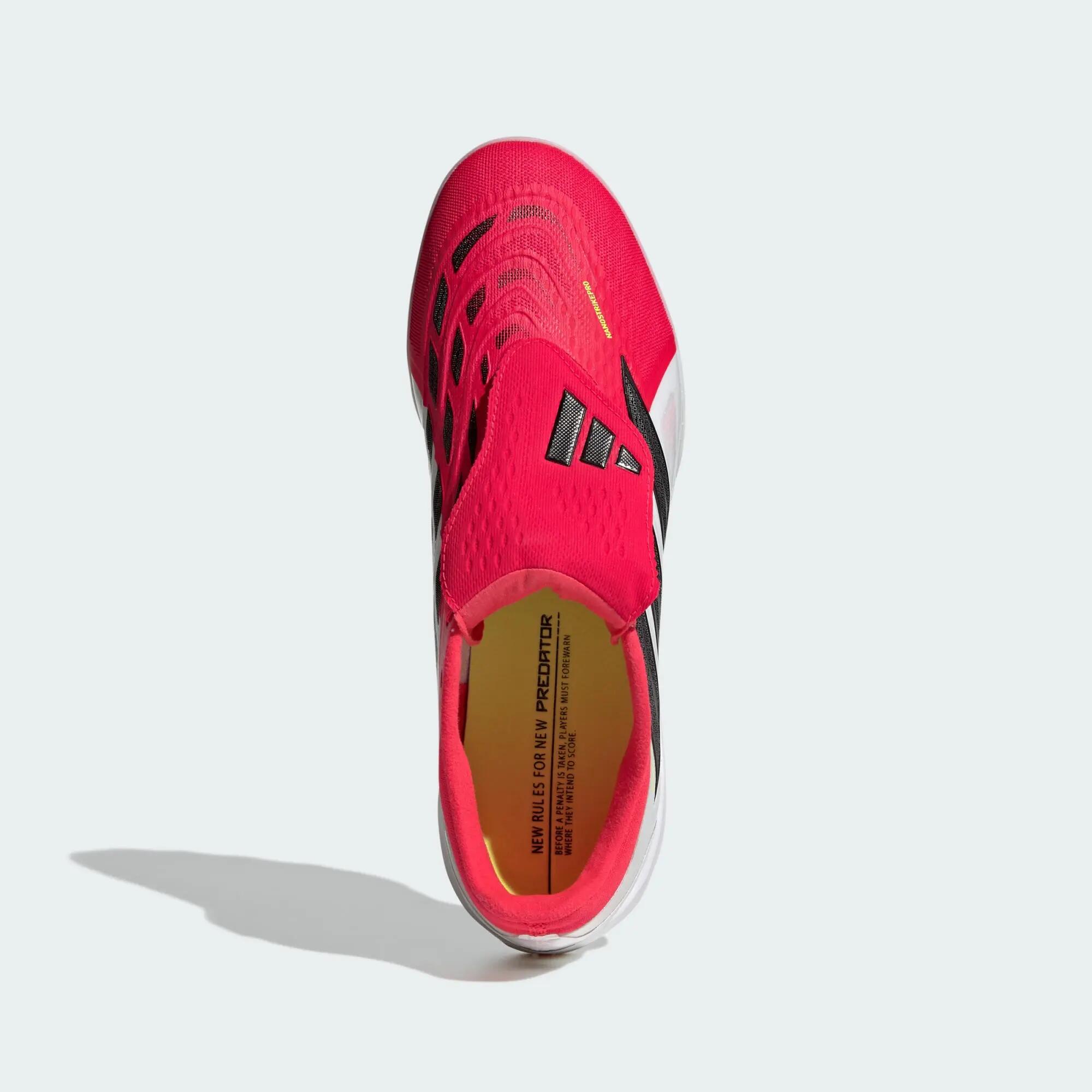 Kopačky PREDATOR PRO Fold-Over Tongue Turf 2/8