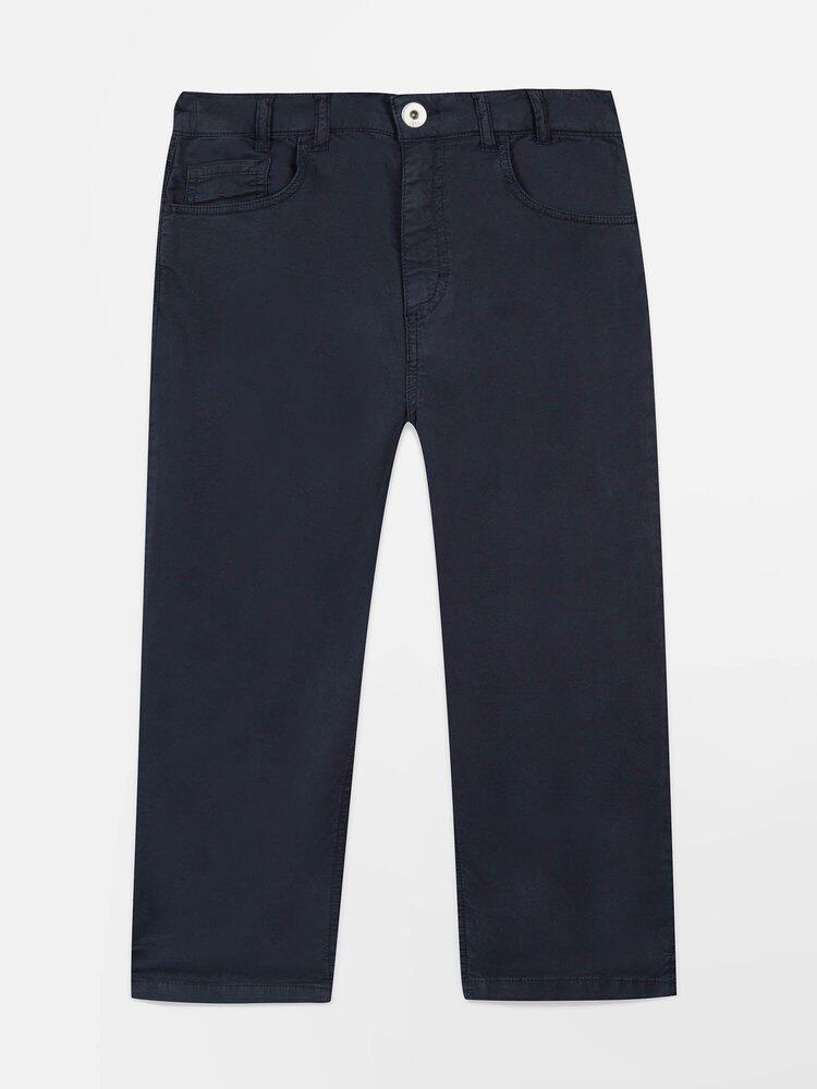 bleu marine.