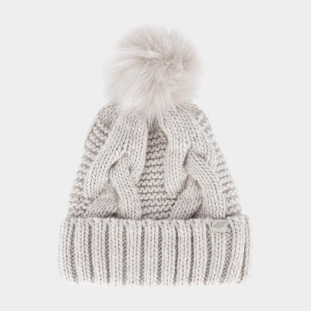 Дамска зимна шапка