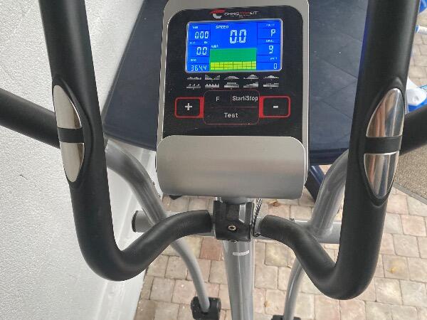 Entre Particuliers - Crosstrainer EL 5000 Pro, ergomètre (argent) 3/3