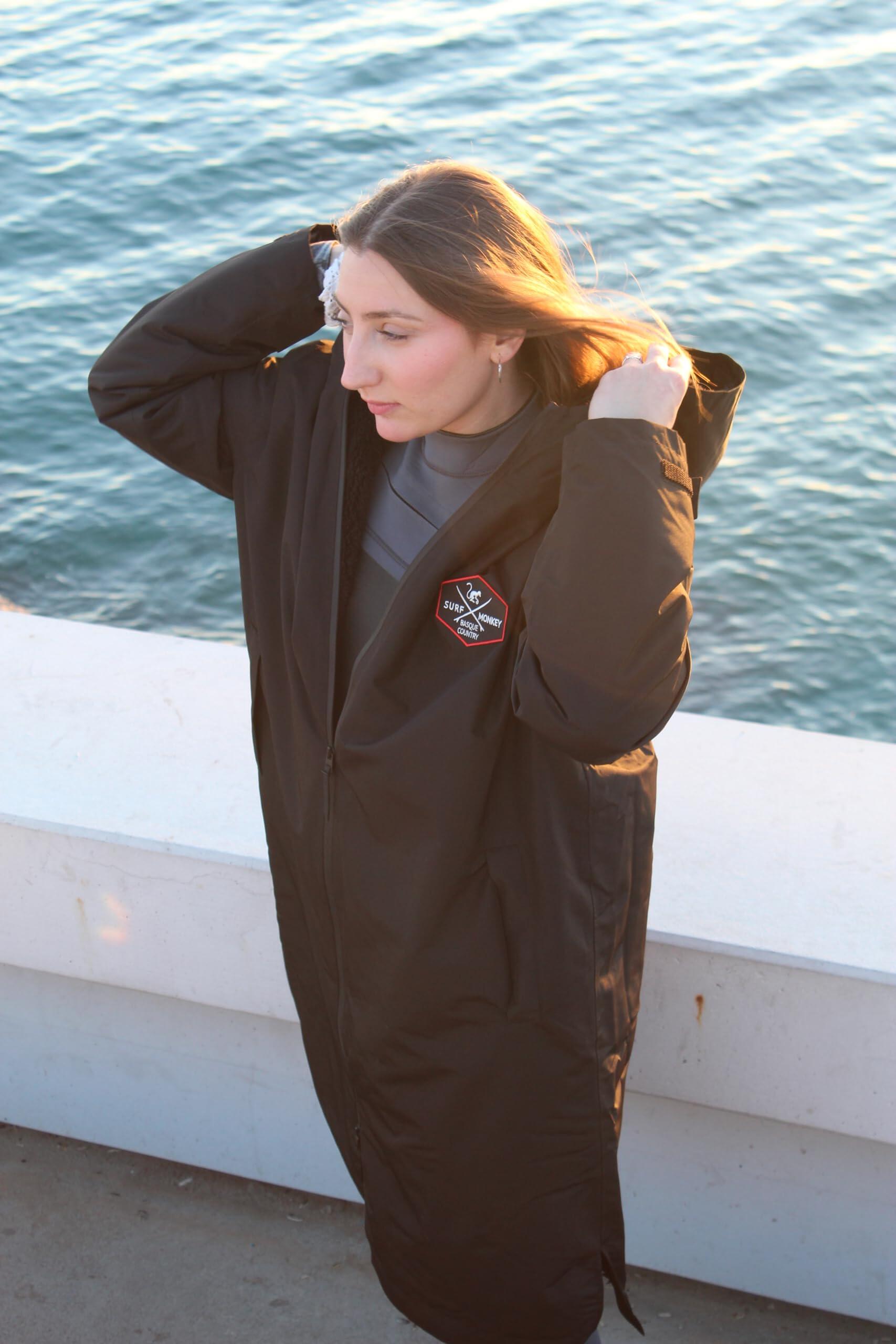 Poncho de surf hiver – adulte – recyclé – imperméable – S/M (Noir) 3/7