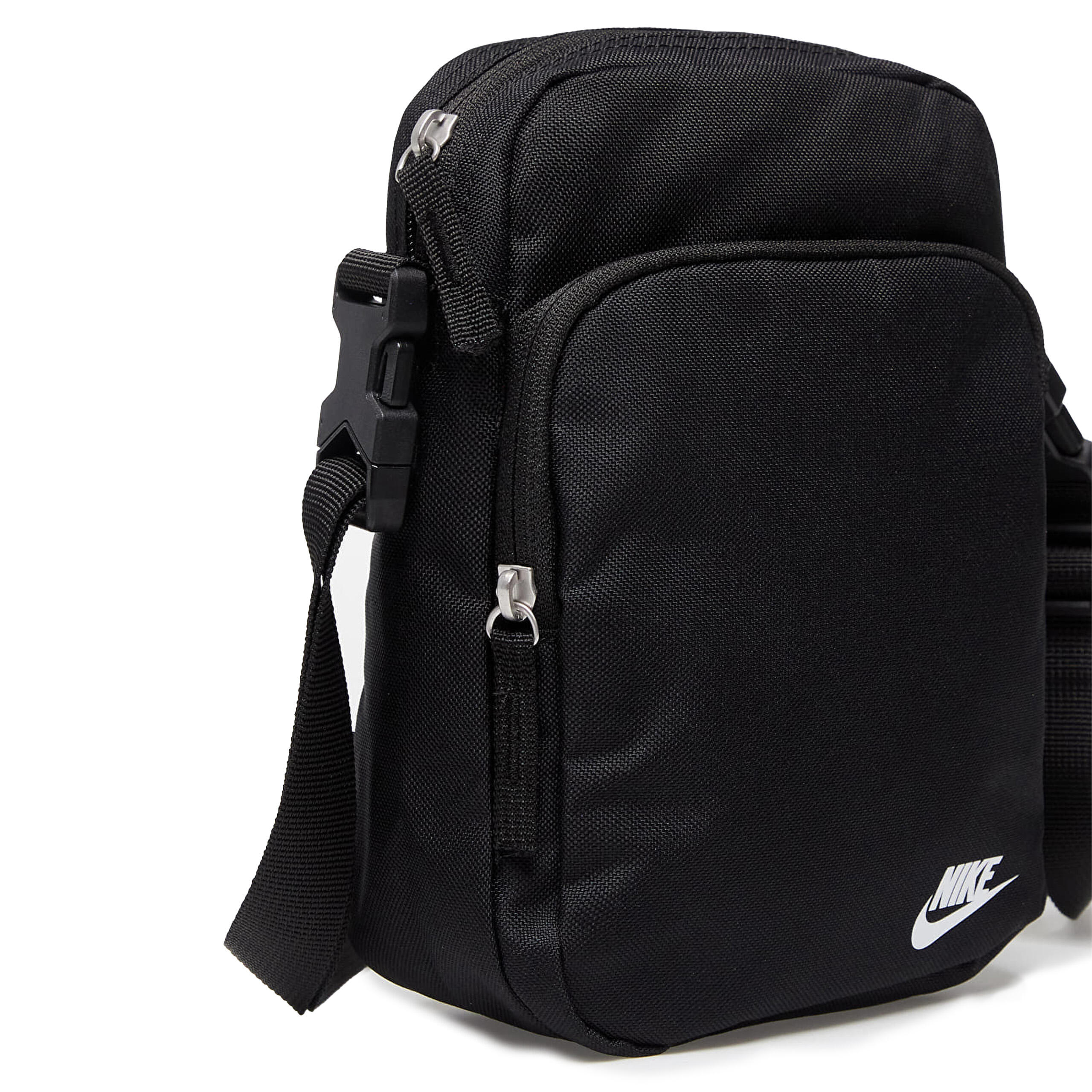 Bolsa compacta Nike preta 3/7