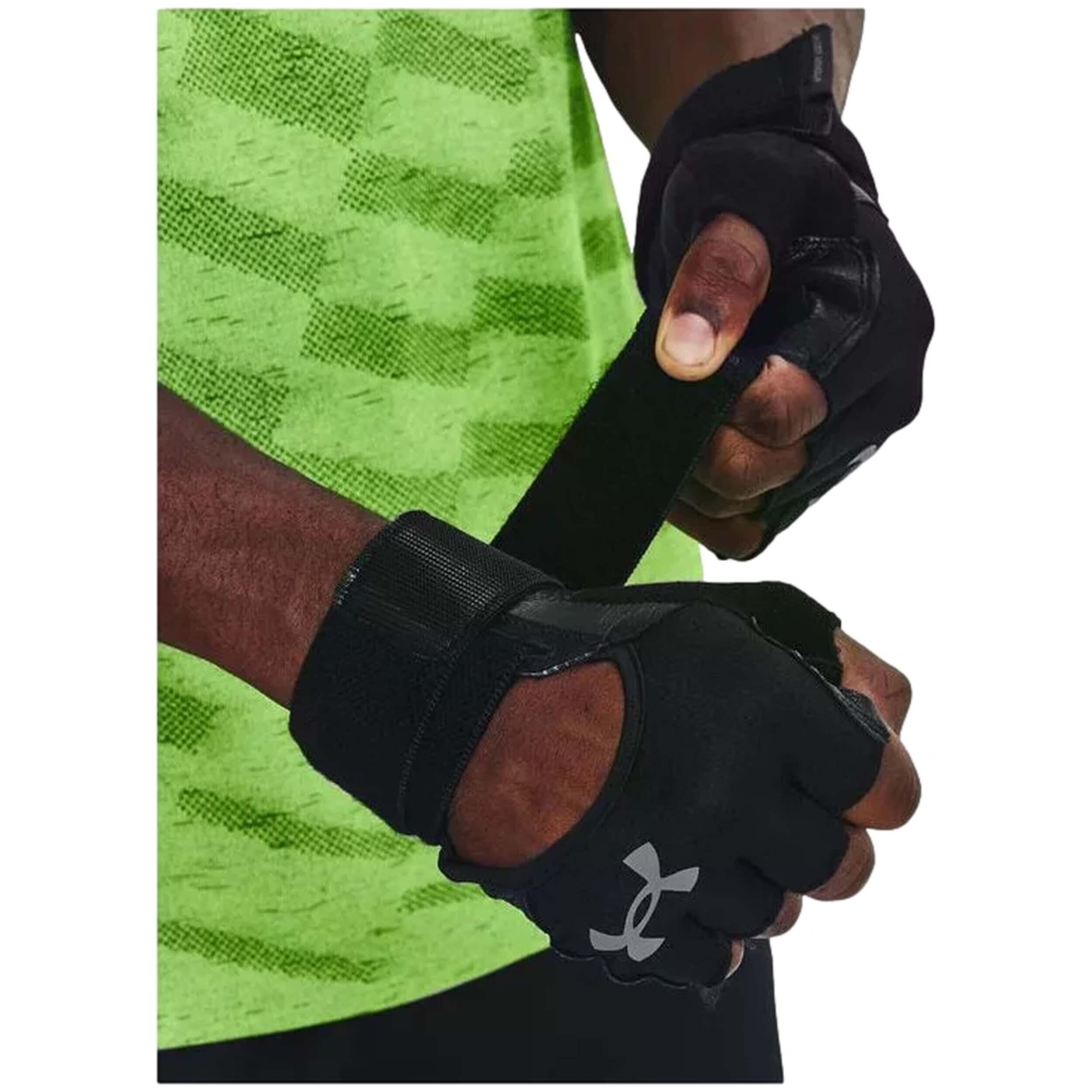 Gloves Under armour model 1369830-001 for unisex 3/5