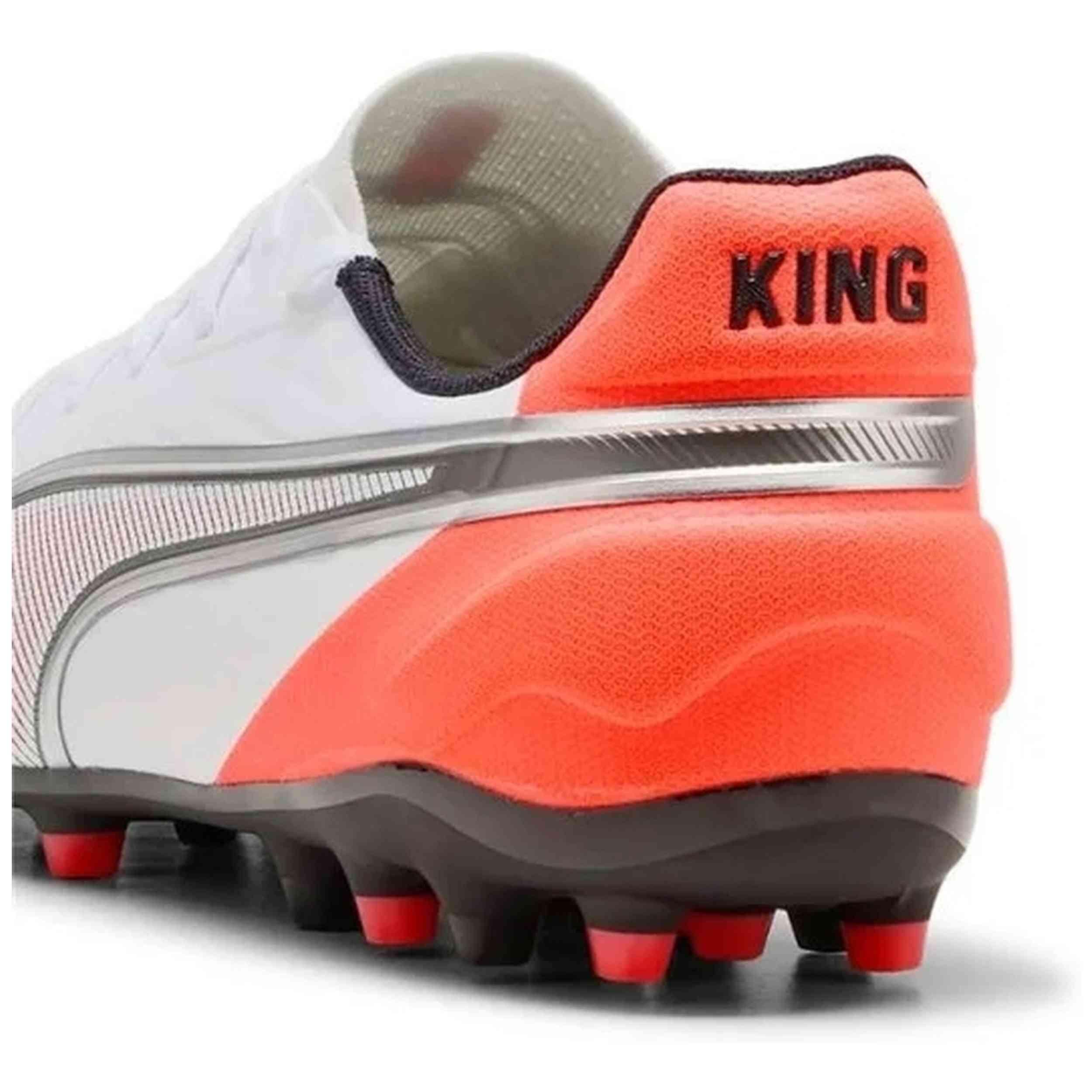 Scarpe da calcio Puma modello 108834-01 per uomini 2/2