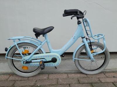 16 inch alpina clubb met voordrager en een terugtraprem.