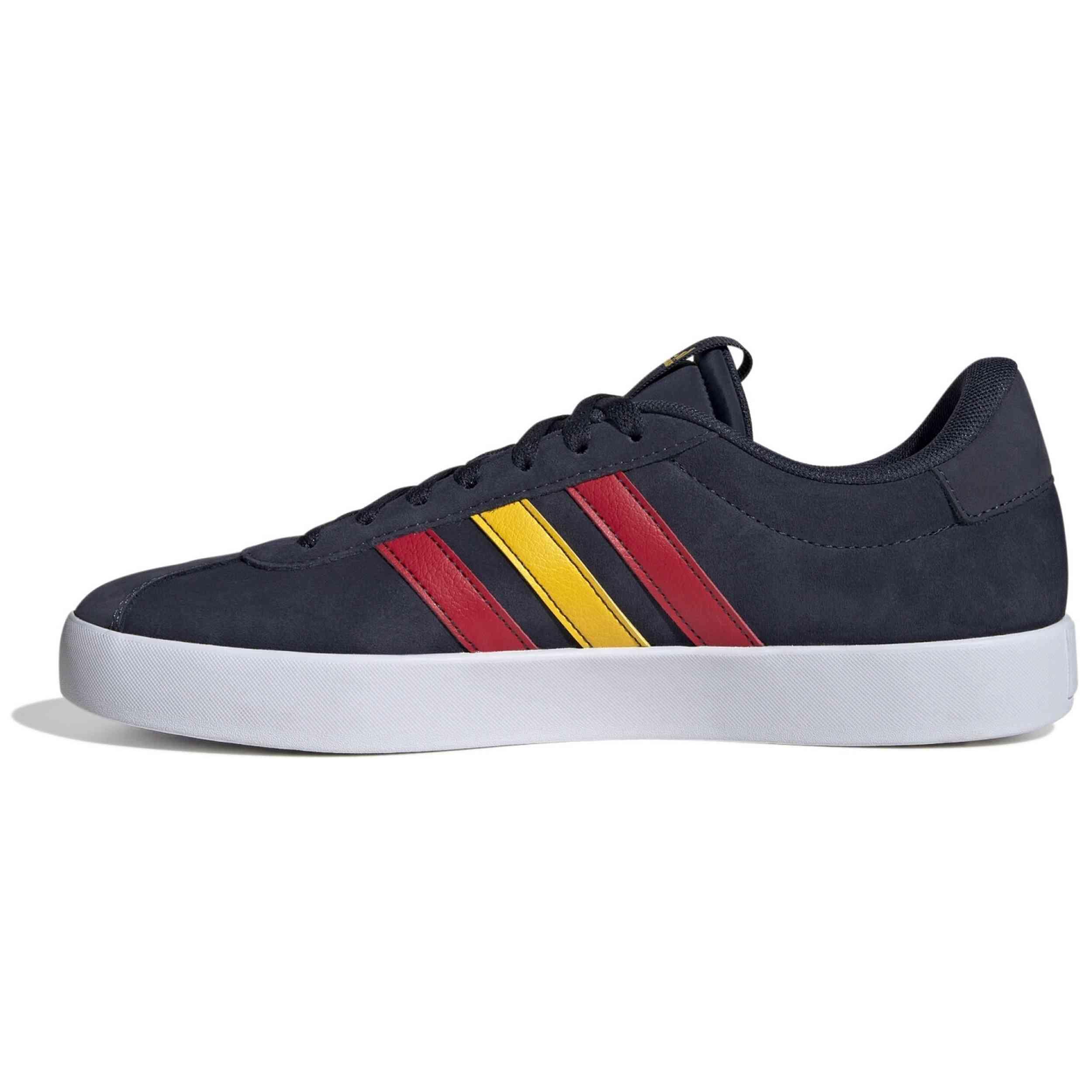 Scarpe Adidas modello IF4461 per uomini 4/5