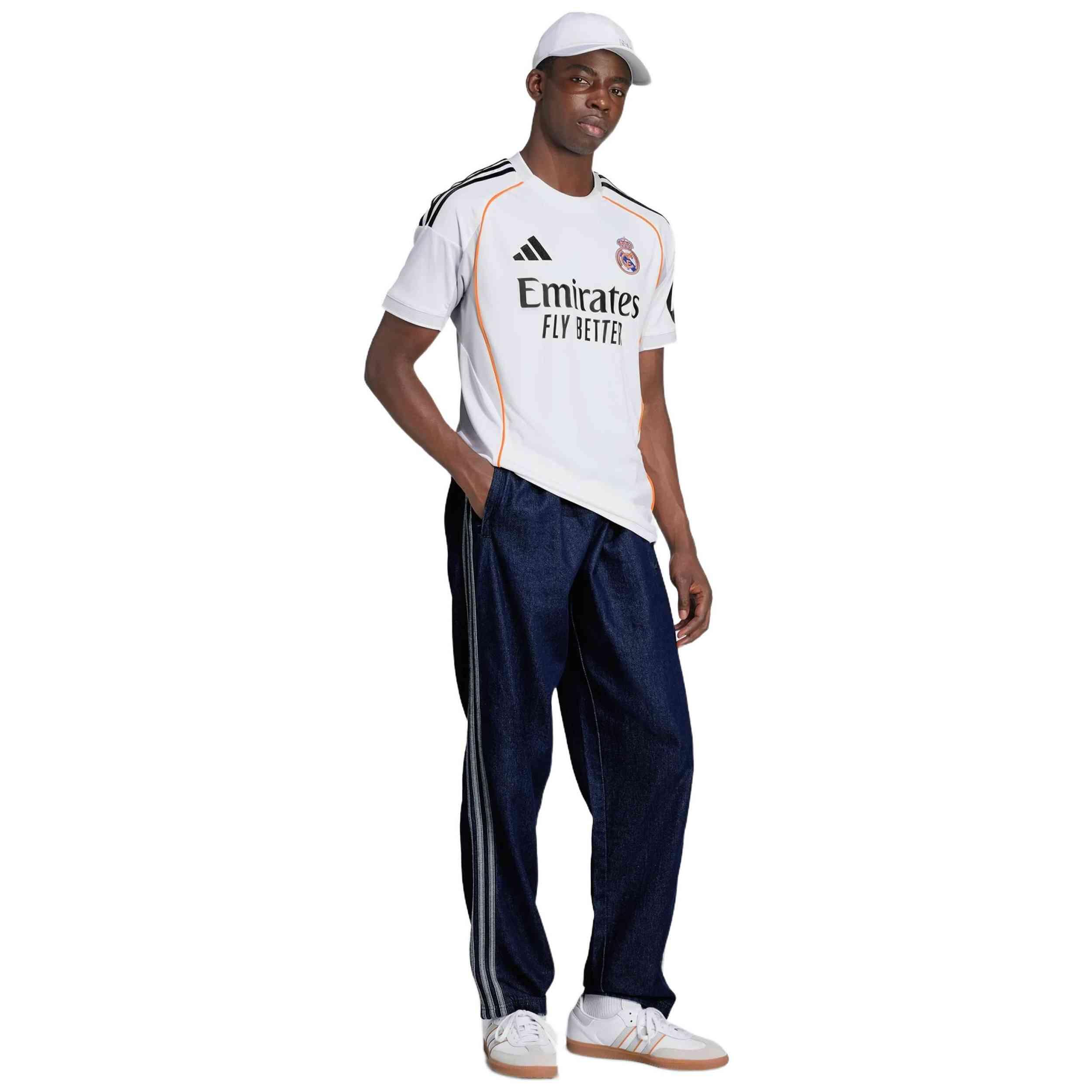 T-shirt Adidas modèle JJ1931 pour unisexe 3/5