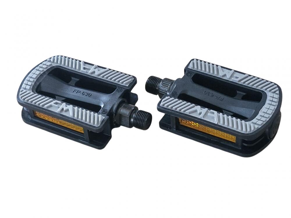 Pedale SXT 60 x 82 mm din plastic, ax BORON 9/16