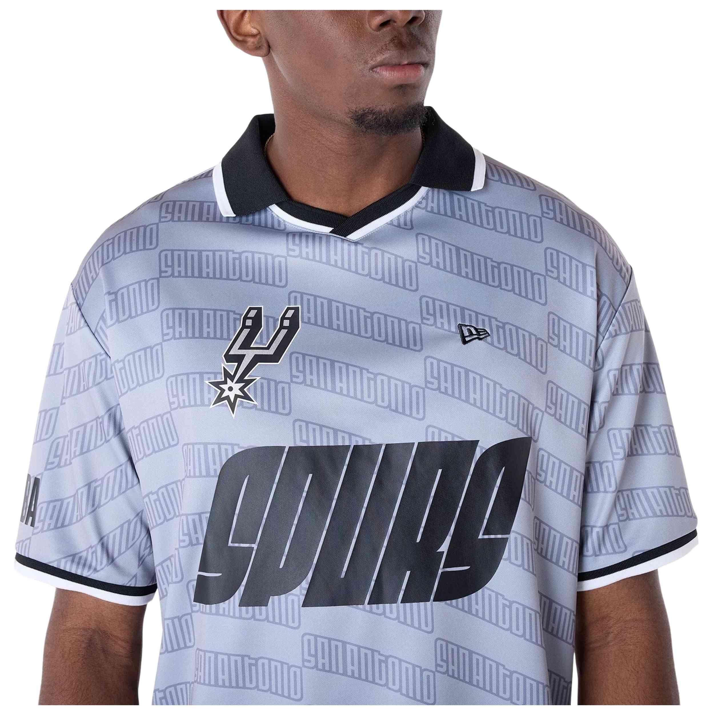 T-shirt New era modelo 60596437 para homem 4/5