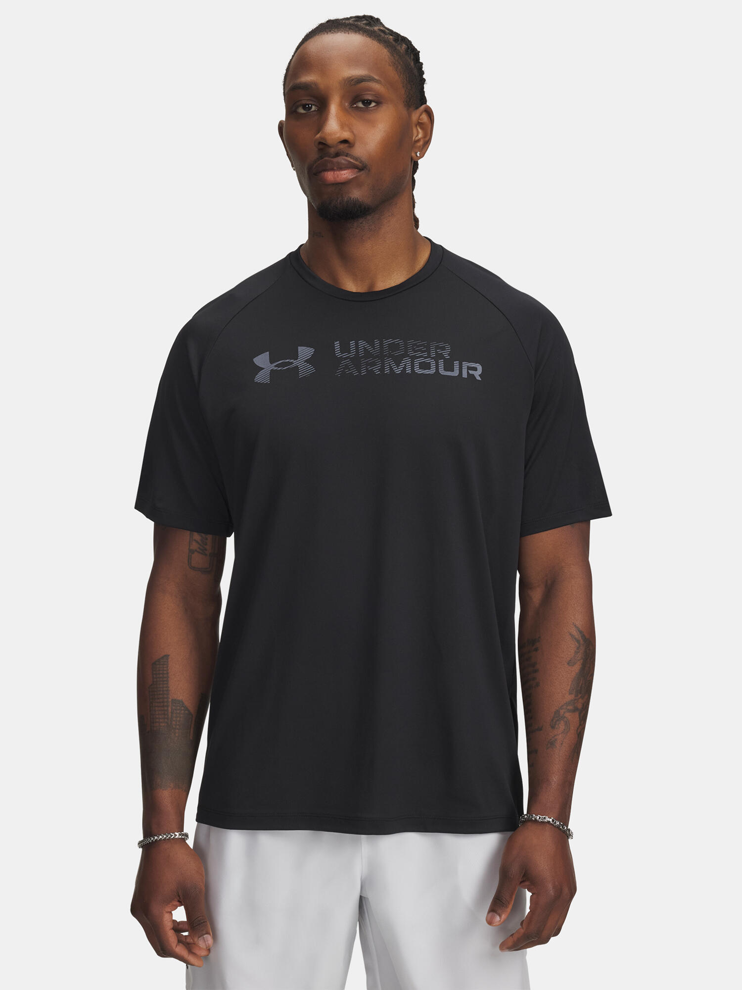 UNDER ARMOUR picture