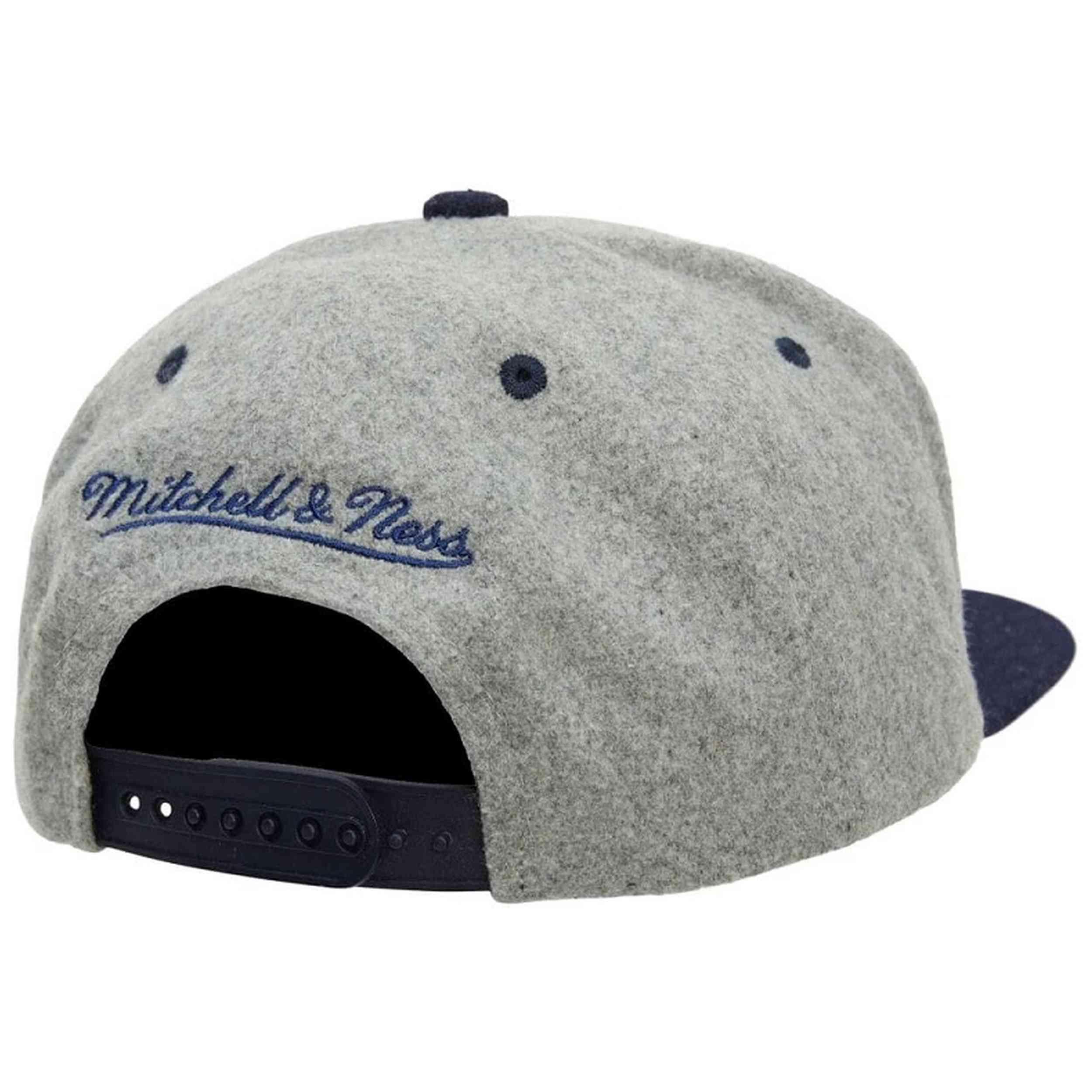 MITCHELL & NESS picture
