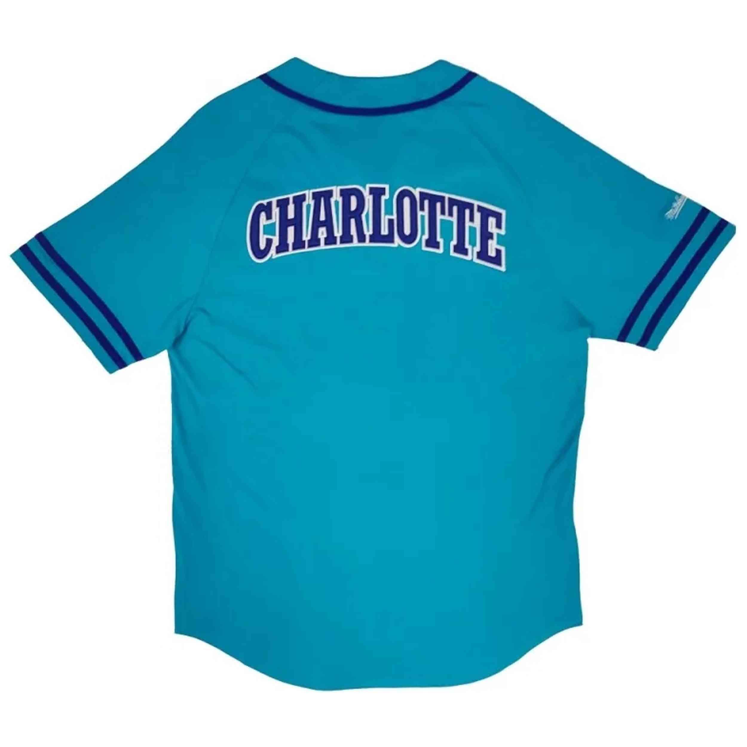Camiseta de baloncesto Mitchell & ness modelo TBTF6700-CHOYYPPPHRBL para hombre 2/3
