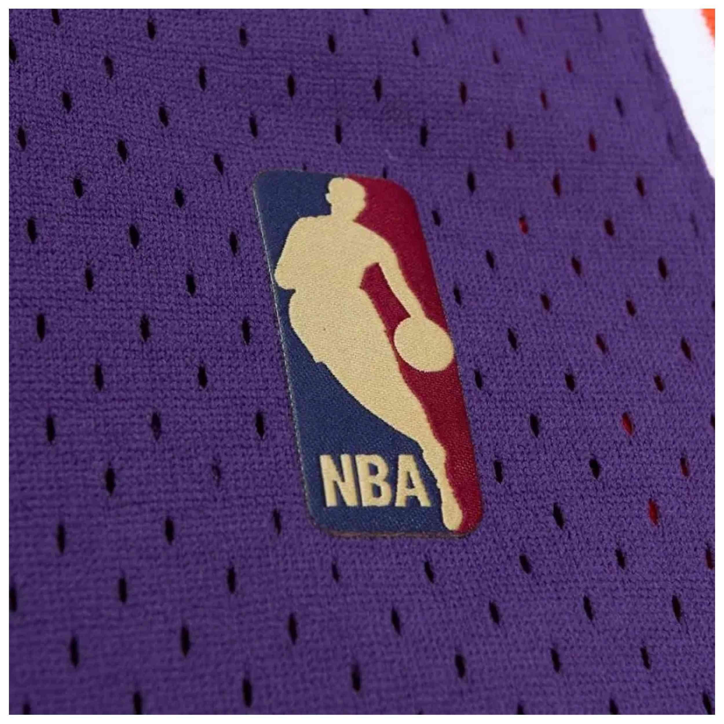 Camiseta de baloncesto Mitchell & ness modelo SMJY5676-PSU05NAPURP para hombre 3/4