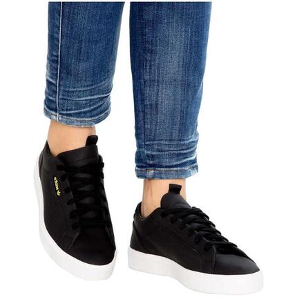 Baskets Adidas modèle CG6193 pour femmes