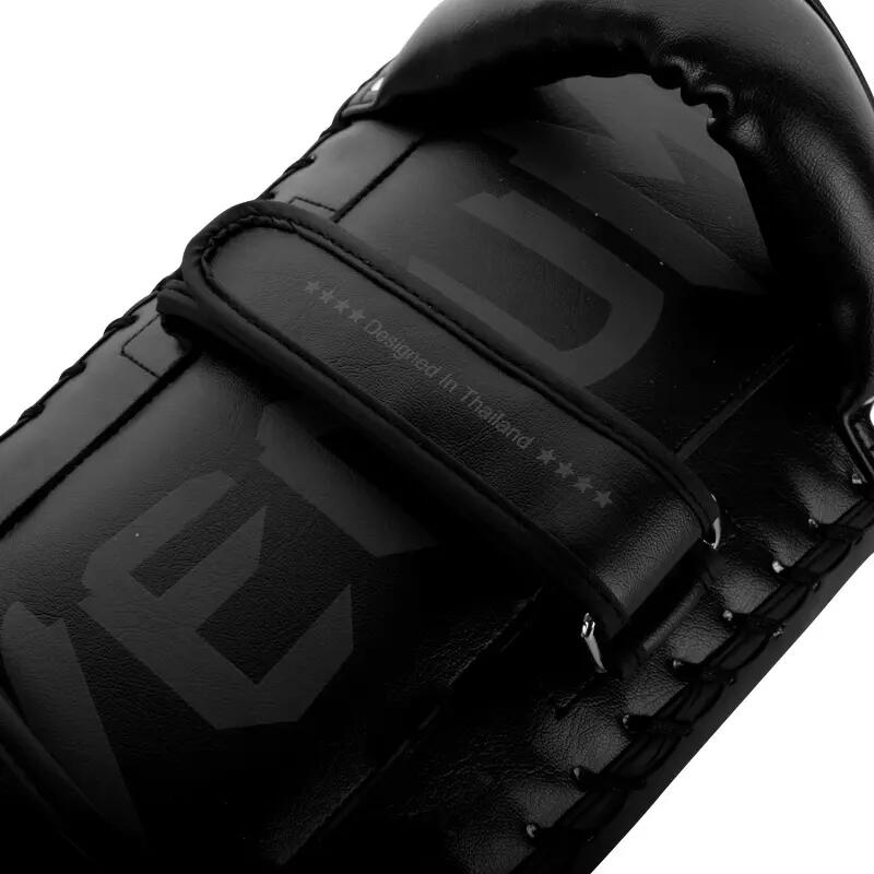 Venum Giant Kick Pads - Black/Black (Pair) 4/5