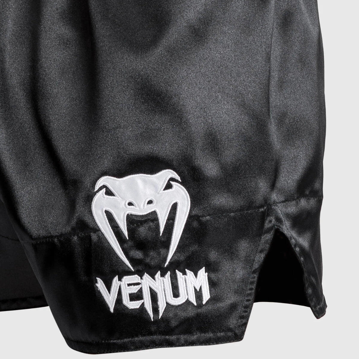 Venum Classic Muay Thai Shorts White-Black-White XXL 5/7