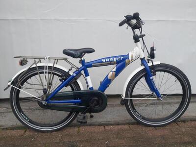 22 inch alpina yabber met handremmen en een terugtraprem.