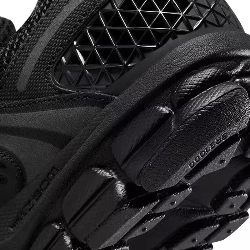 Vomero 5 Triple Black