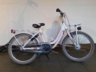 20 inch batavus star met een voordrager en naafdynamo.