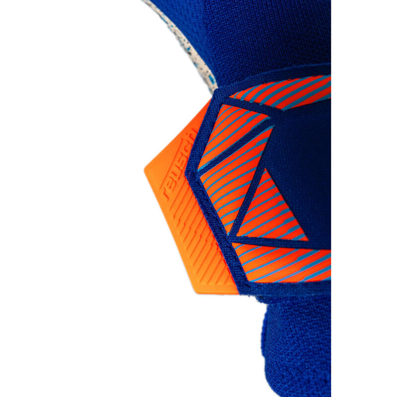 Gants De Gardien Reusch Attrakt Freegel Fusion – Confort Ultime Et Grip De Ouf Pour Les Matchs Sur Terrain Naturel