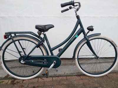 26 inch batavus cnctd met 3 versnellingen en een terugtraprem.