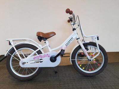 16 inch popal cooper met terugtraprem en een voordrager.