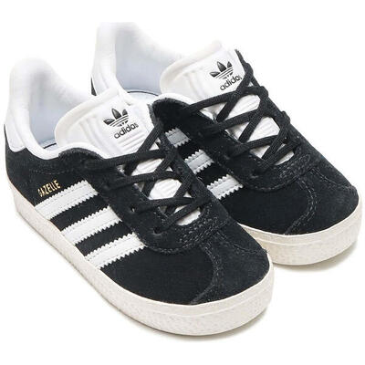 Schoen adidas model bb2513 voor baby