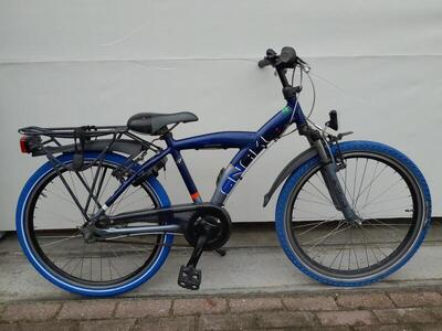 24 inch batavus snake met 3 versnellingen en een terugtraprem.