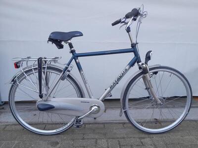 28 batavus intermezzo met 7 versnellingen en vering.