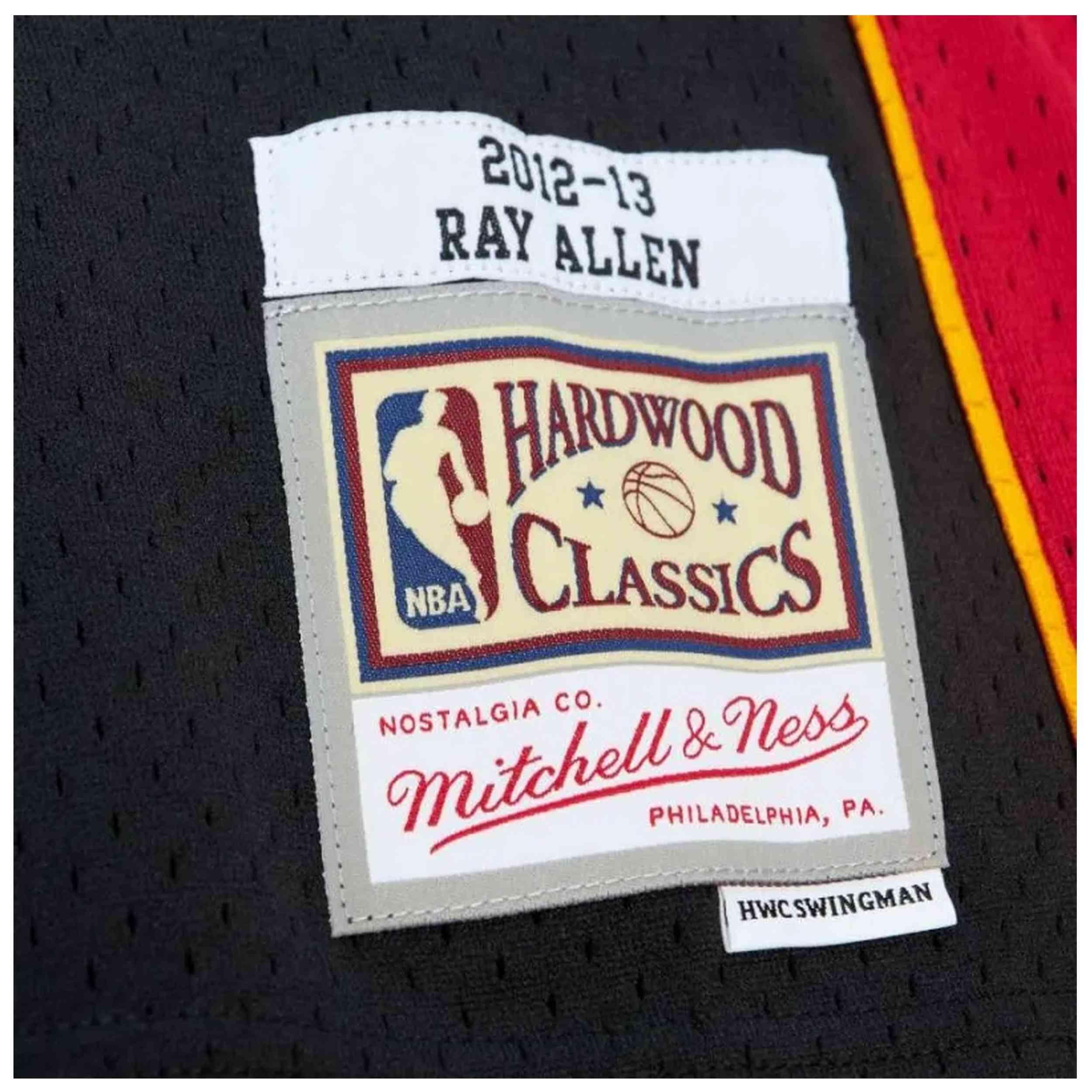 Camiseta de baloncesto Mitchell & ness modelo SMJY6134-MHE12RALBLCK para hombre 4/4