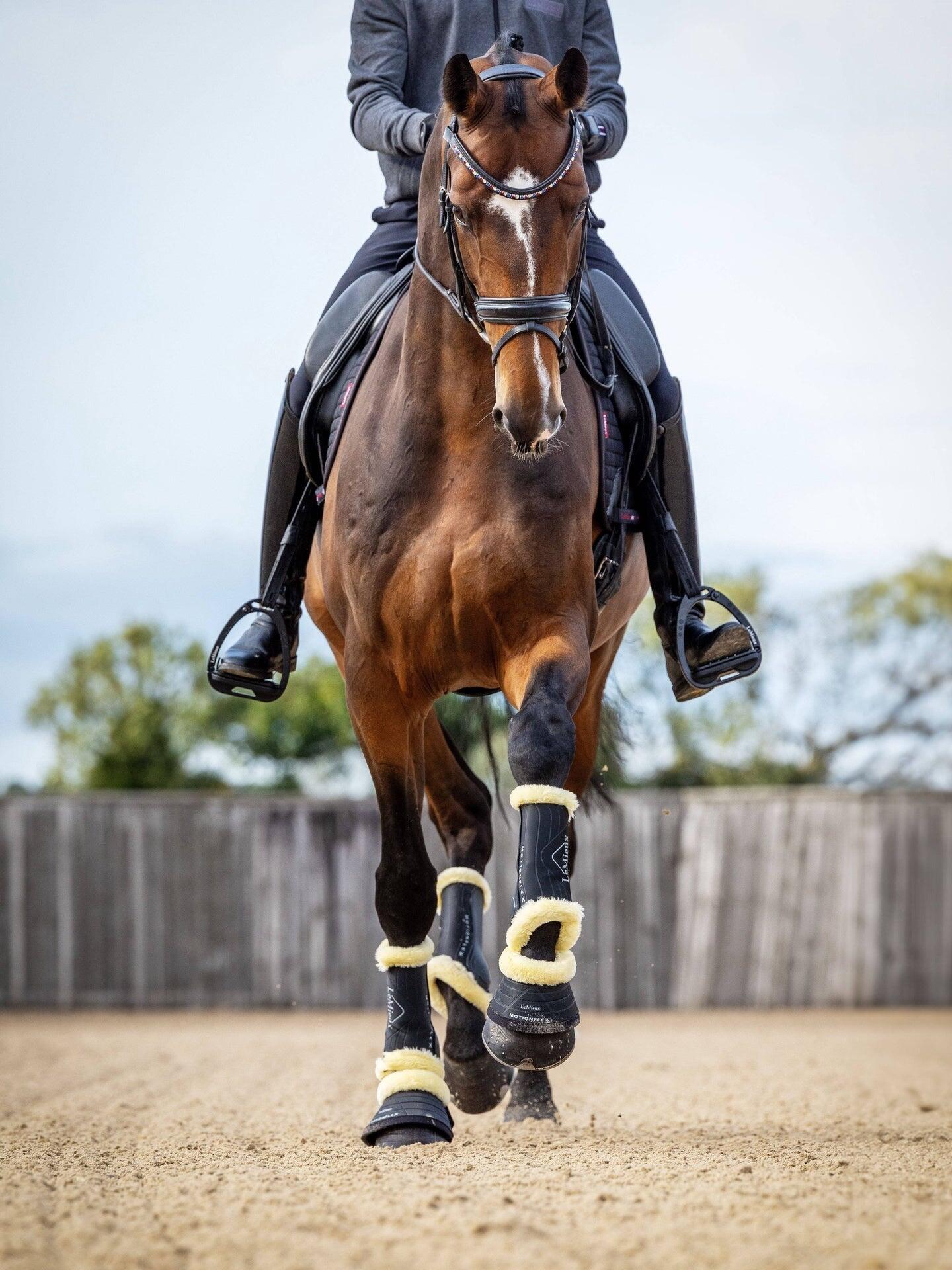 Lemieux Motionflex Dressuur Peesbeschermers Met Faux Fur Wit - 3/7