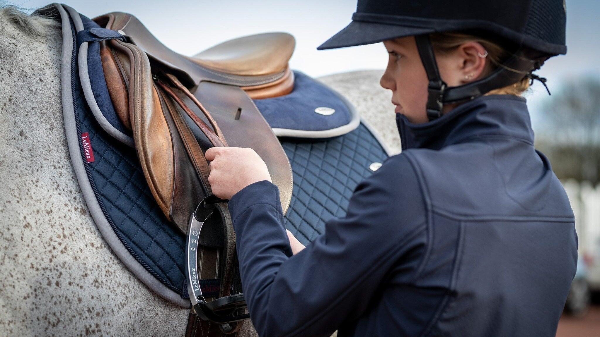 Tapis de selle pour cheval LeMieux Wither Relief Jump 3/5
