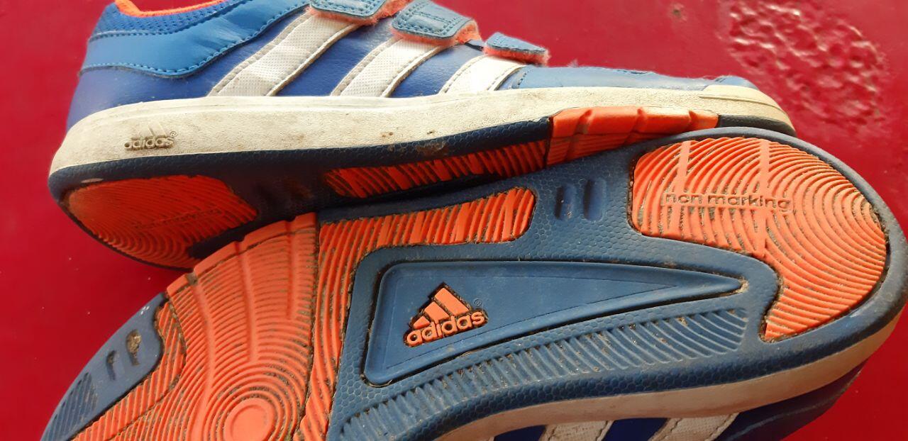 Entre Particuliers - ADIDAS Chaussures de sport Taille 36 3/5