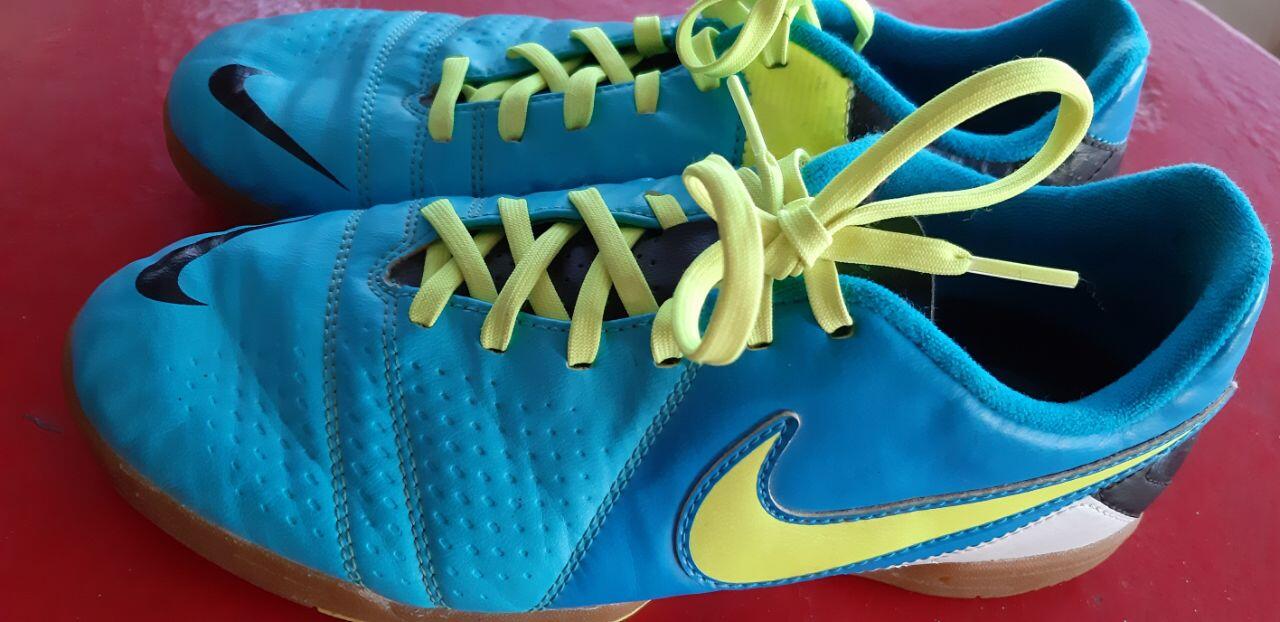 Tussen Particulieren - NIKE Sportschoenen Maat 38 2/6