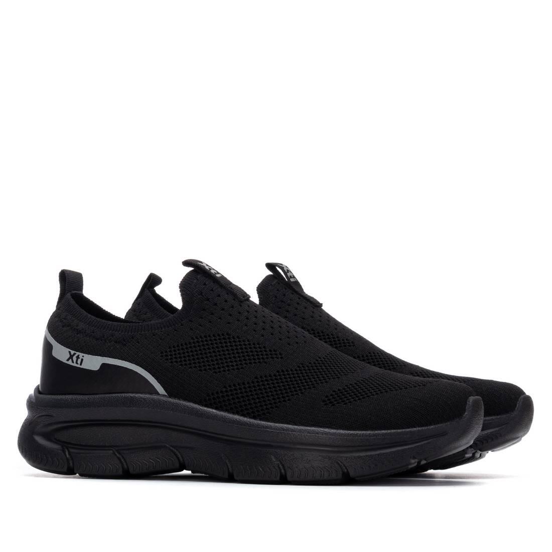 Zapatilla De Mujer Xti 145393 Negro 4/5
